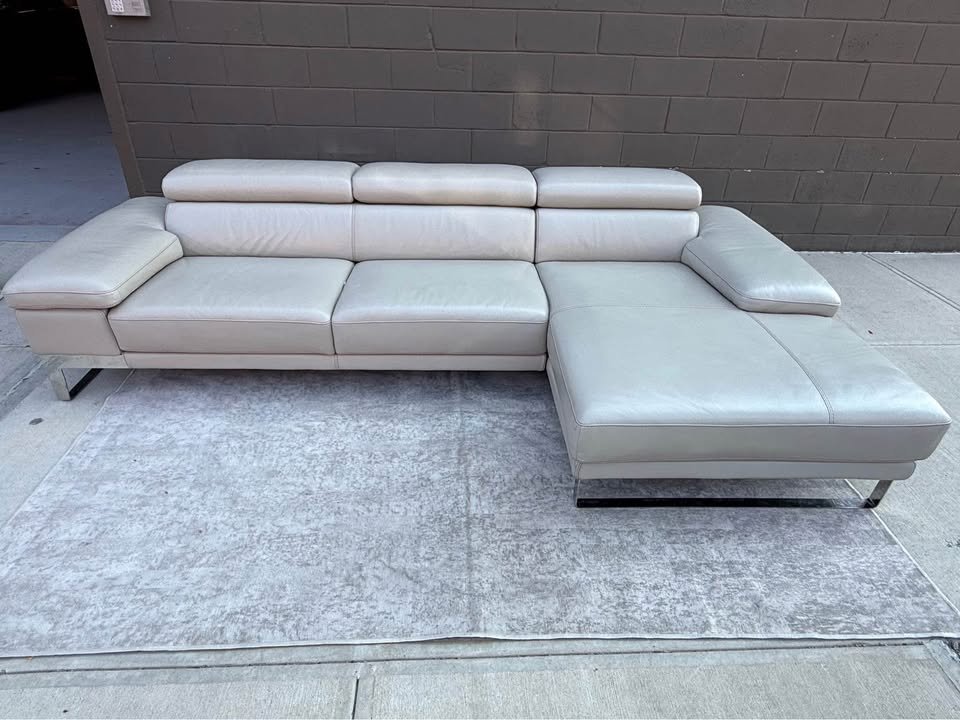 Giuseppe & Giuseppe Romeo Sectional in Light Brown – Used (Like New)